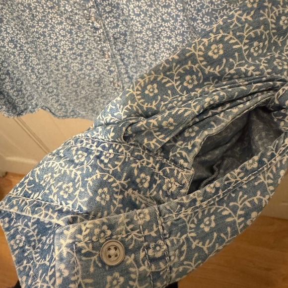 Erika Light Blue Floral Blouse Denim Chambray Look size small - Picture 5 of 7
